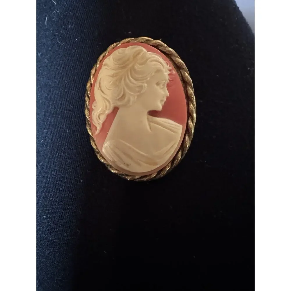 Large Antique Gold Tone Hand Carved Cameo‎ Brooch Pin 1.5